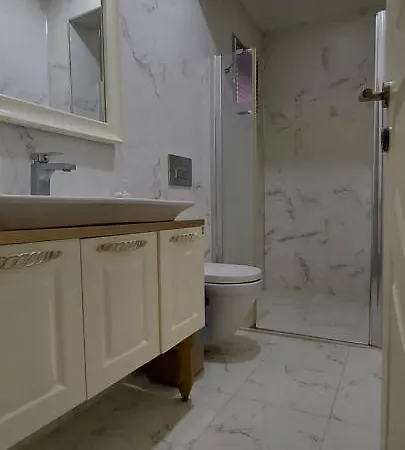 Bahcelievler Haznedar Merkez 2+1 Luks Esyali Daire Appartamento Provincia di Istanbul