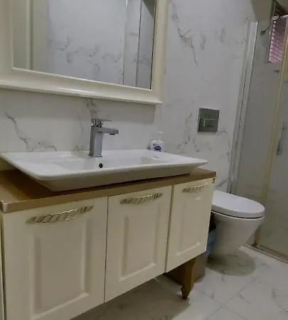 Appartamento Bahcelievler Haznedar Merkez 2+1 Luks Esyali Daire Provincia di Istanbul