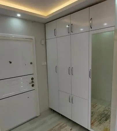 Appartamento Bahcelievler Haznedar Merkez 2+1 Luks Esyali Daire Provincia di Istanbul
